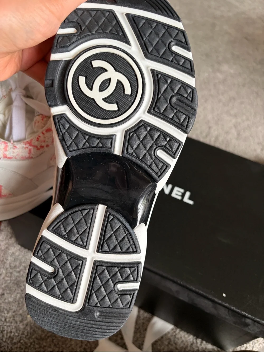 CHANEL White Sneakers with Pink Tweed Accents - Picture 3 of 4